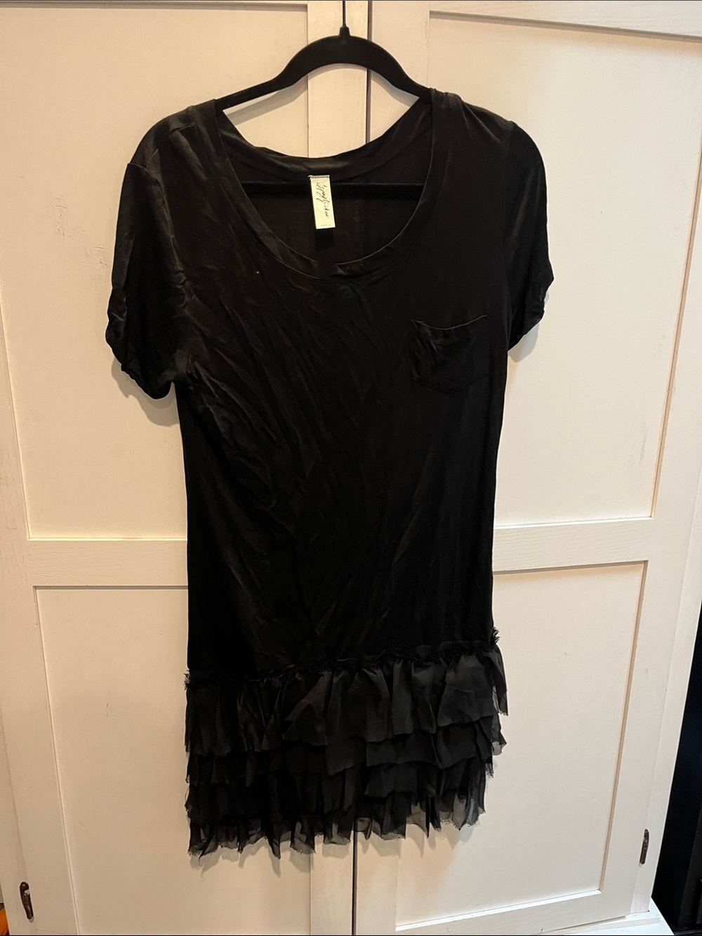 Women’s Black Ruffle Hem Short Sleeve Dress